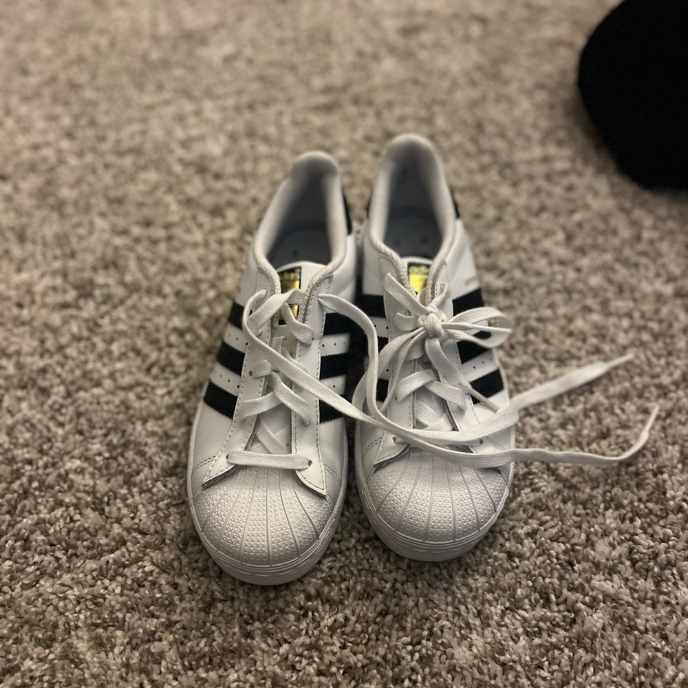 Adidas superstars